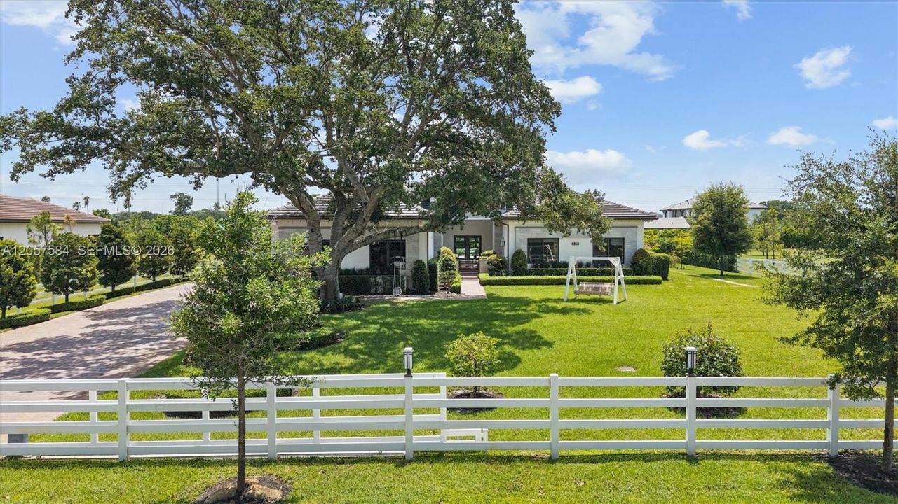 En Venta: $3,650,000 (5 camas, 3 baños, 4300 Pies cuadrados)