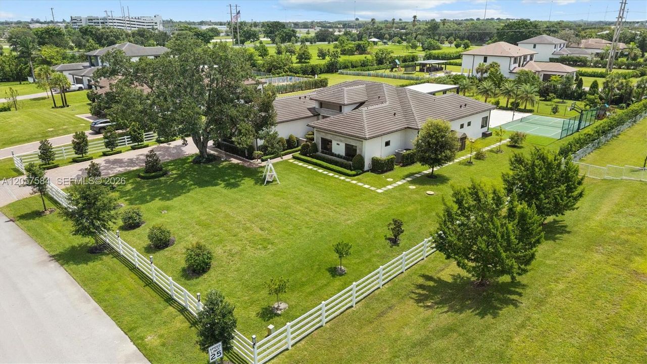 En Venta: $3,650,000 (5 camas, 3 baños, 4300 Pies cuadrados)