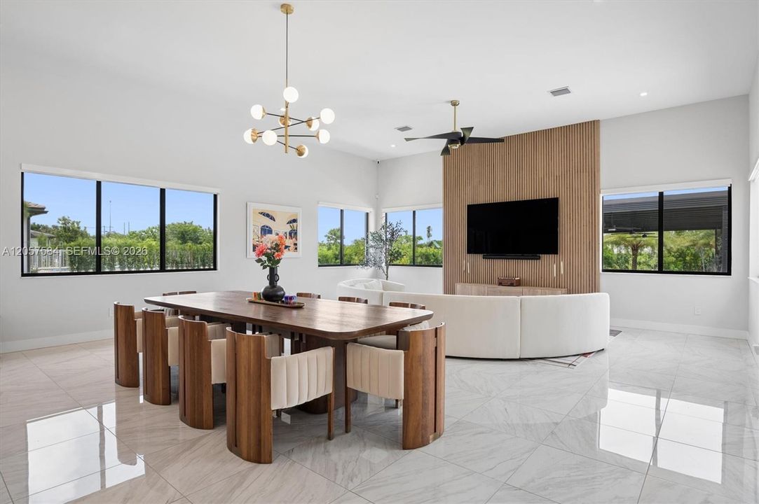En Venta: $3,650,000 (5 camas, 3 baños, 4300 Pies cuadrados)