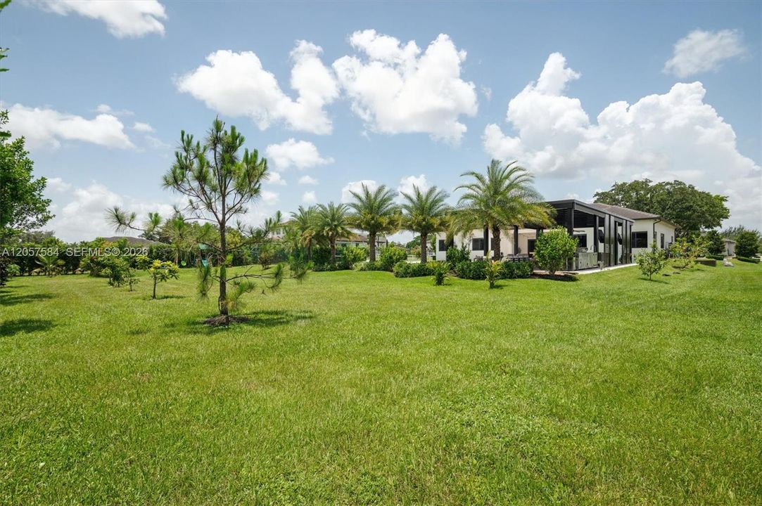 En Venta: $3,650,000 (5 camas, 3 baños, 4300 Pies cuadrados)