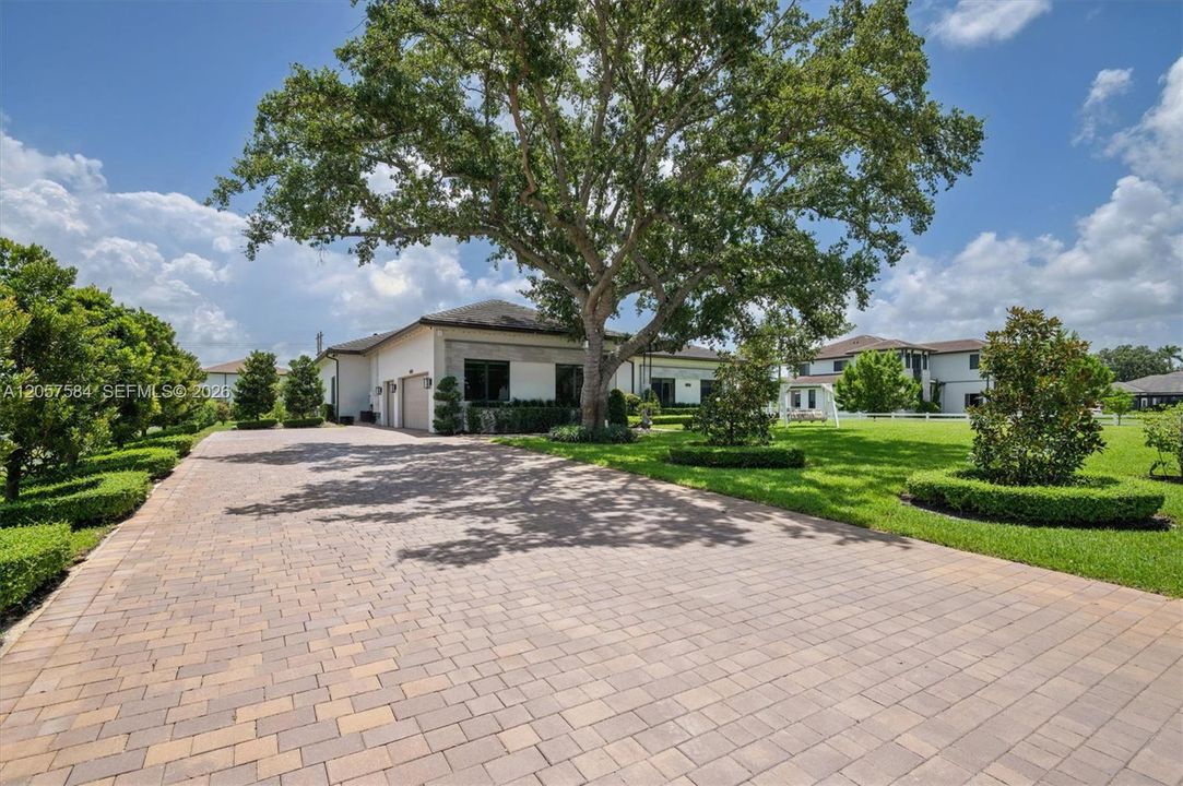 En Venta: $3,650,000 (5 camas, 3 baños, 4300 Pies cuadrados)
