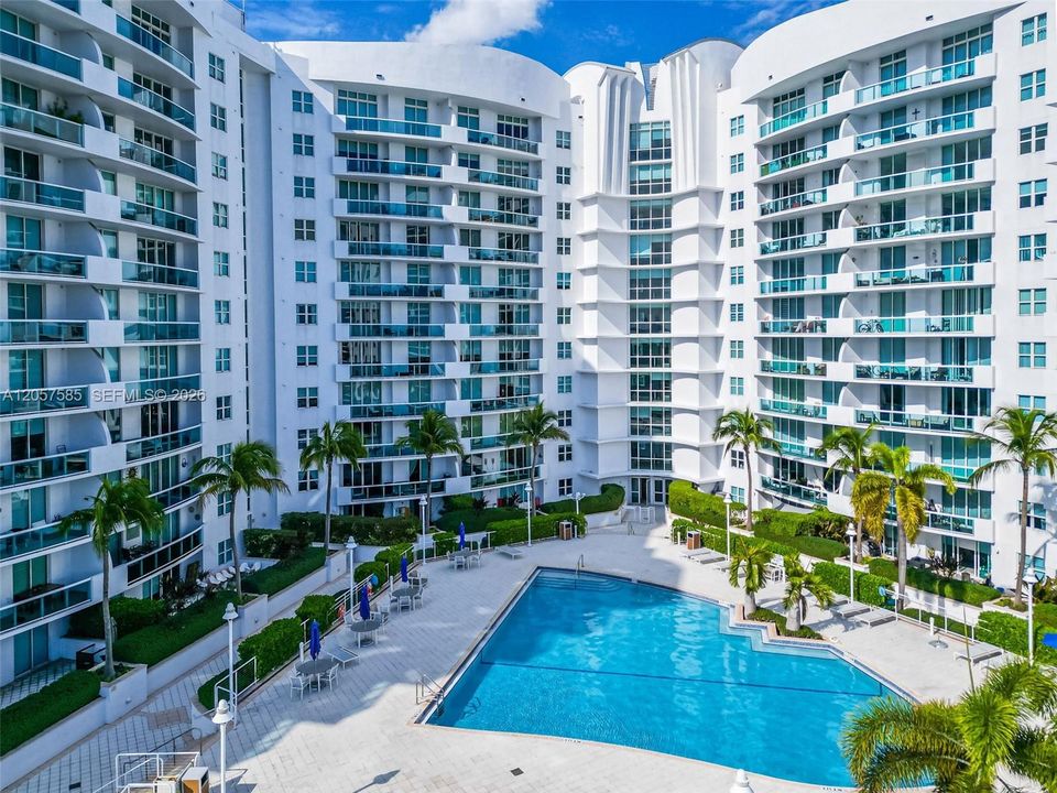 На продажу: $699,000 (3 спален, 2 ванн, 1552 Квадратных фут)