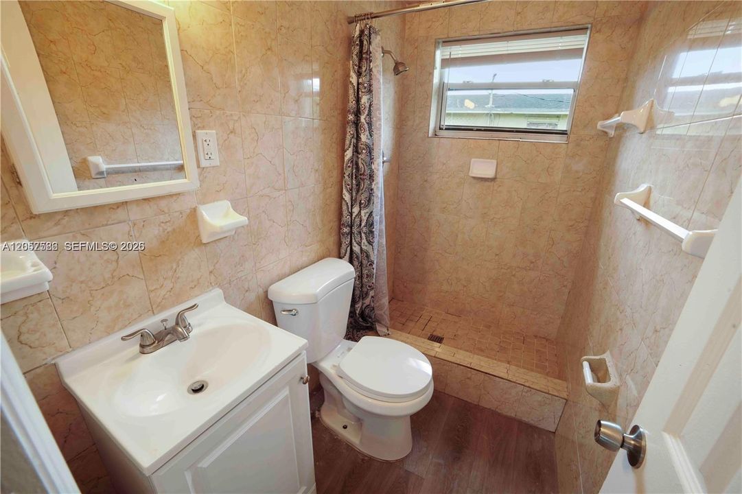 В аренду: $1,950 (2 спален, 1 ванн, 1238 Квадратных фут)