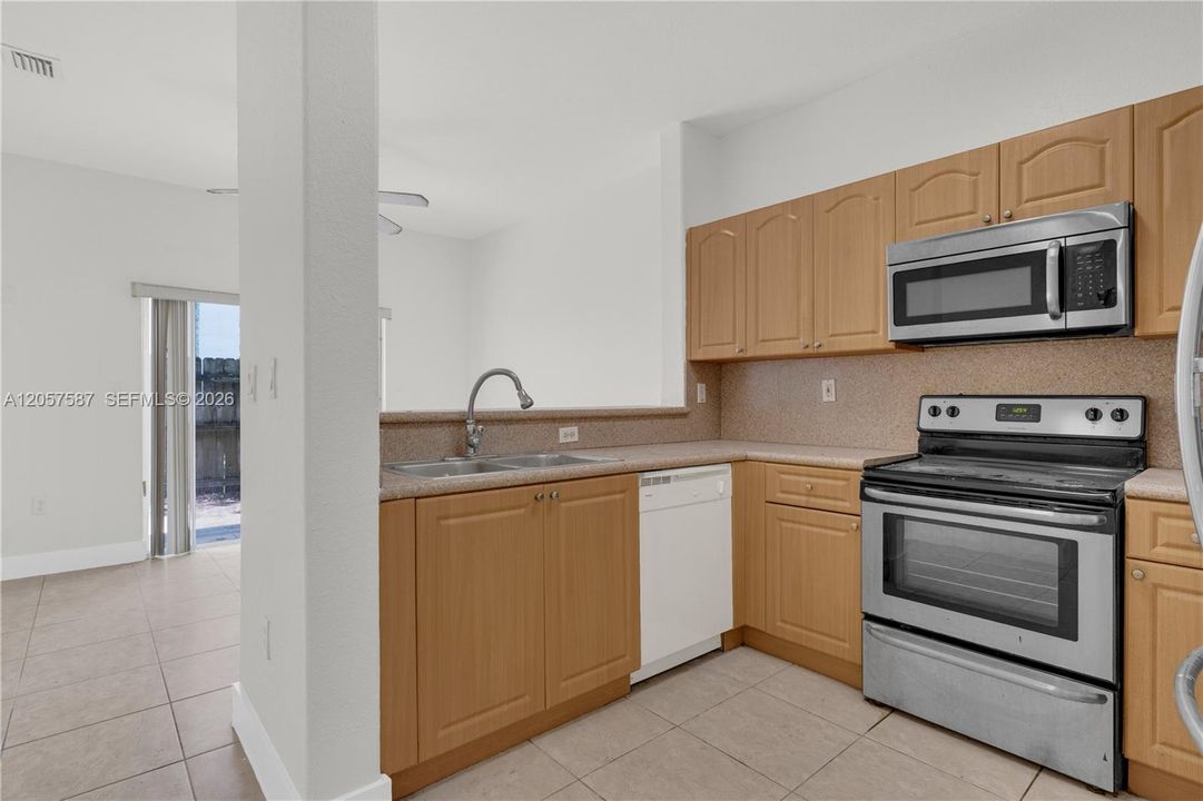 For Sale: $189,000 (3 beds, 2 baths, 1166 Square Feet)