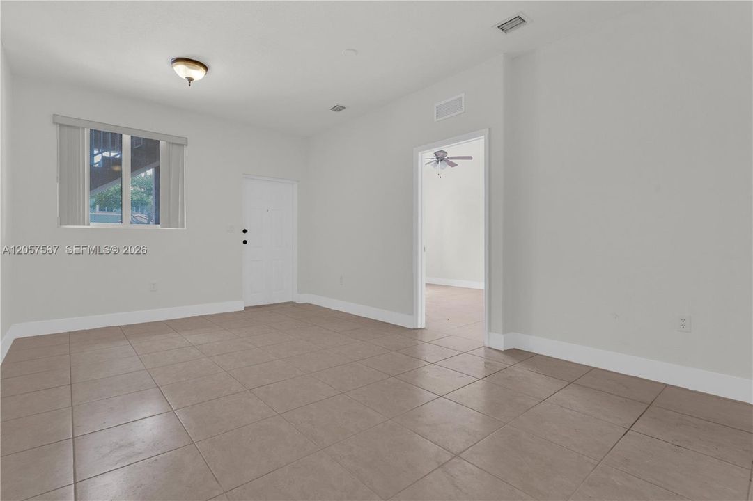 For Sale: $189,000 (3 beds, 2 baths, 1166 Square Feet)