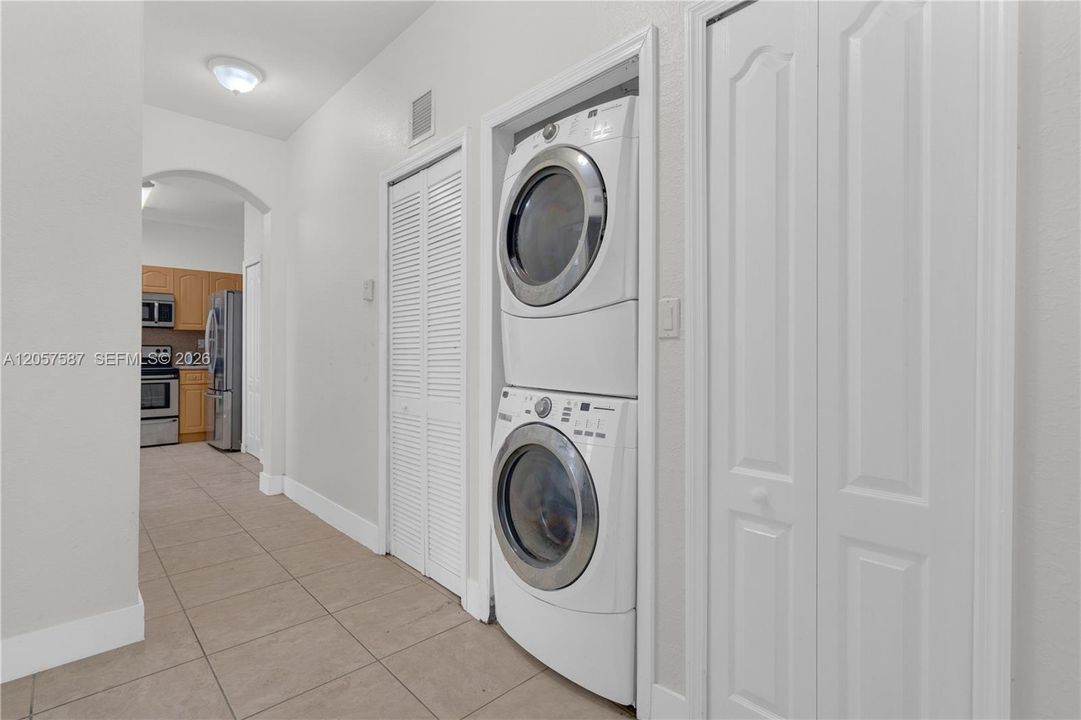 For Sale: $189,000 (3 beds, 2 baths, 1166 Square Feet)