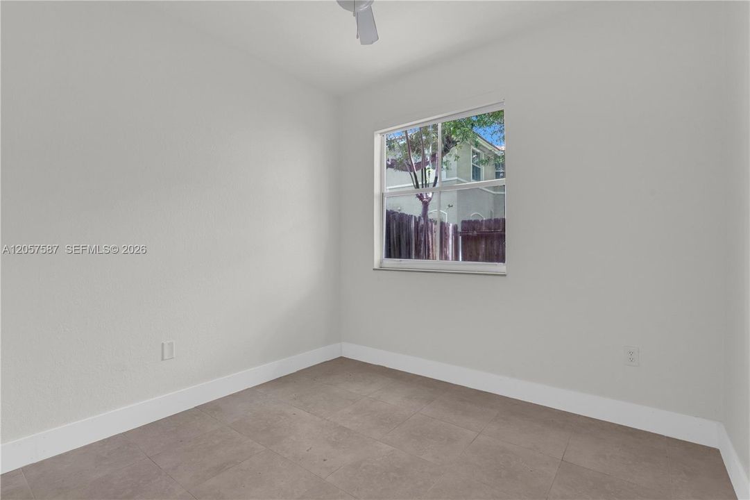 For Sale: $189,000 (3 beds, 2 baths, 1166 Square Feet)