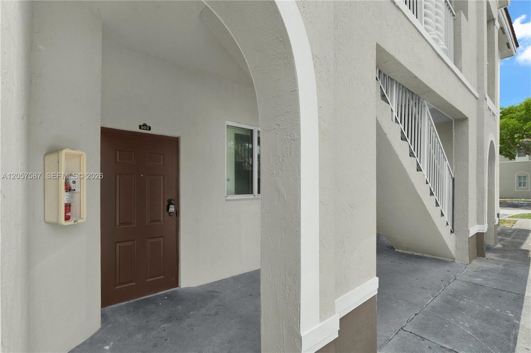 For Sale: $189,000 (3 beds, 2 baths, 1166 Square Feet)