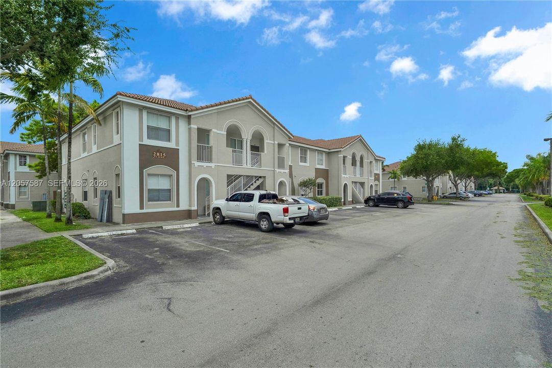 For Sale: $189,000 (3 beds, 2 baths, 1166 Square Feet)
