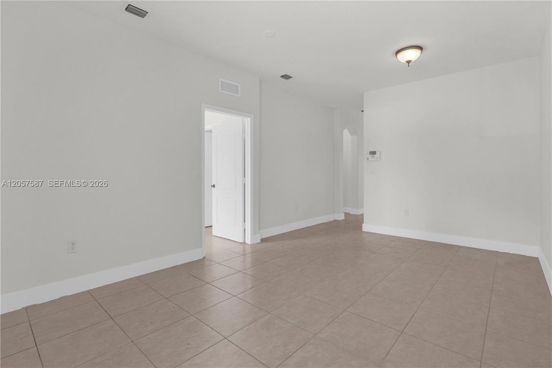 For Sale: $189,000 (3 beds, 2 baths, 1166 Square Feet)