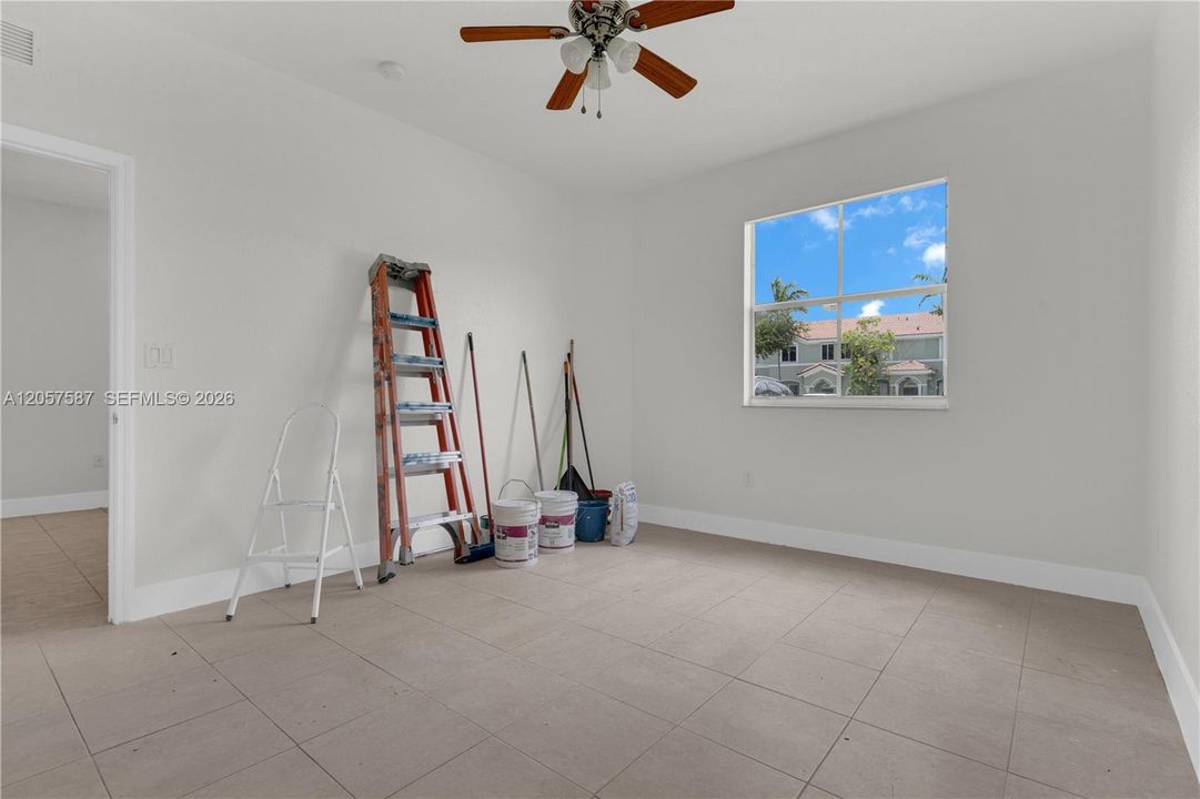 For Sale: $189,000 (3 beds, 2 baths, 1166 Square Feet)