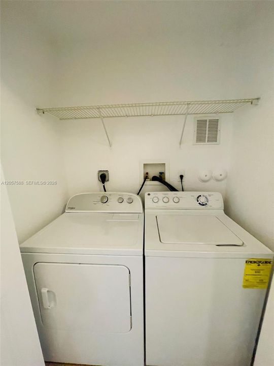 En Venta: $415,000 (3 camas, 2 baños, 1207 Pies cuadrados)
