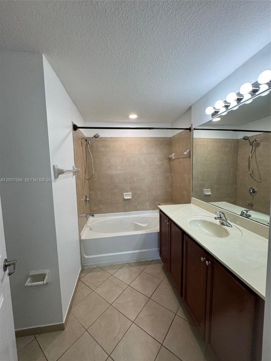 En Venta: $415,000 (3 camas, 2 baños, 1207 Pies cuadrados)