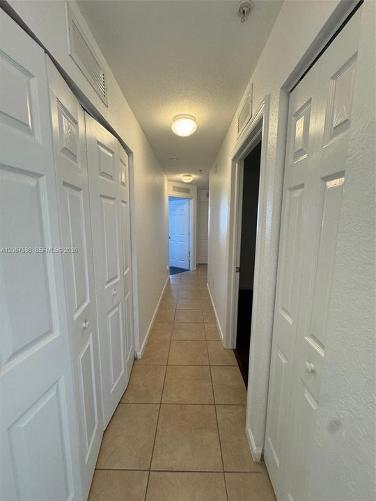 En Venta: $415,000 (3 camas, 2 baños, 1207 Pies cuadrados)