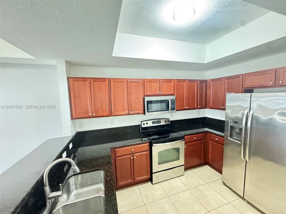 En Venta: $415,000 (3 camas, 2 baños, 1207 Pies cuadrados)