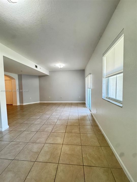 En Venta: $415,000 (3 camas, 2 baños, 1207 Pies cuadrados)