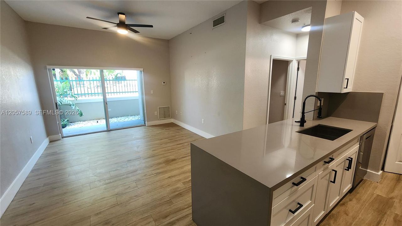 В аренду: $2,200 (1 спален, 1 ванн, 652 Квадратных фут)
