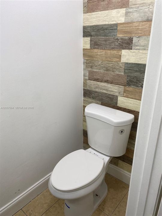 For Sale: $369,000 (2 beds, 2 baths, 1224 Square Feet)