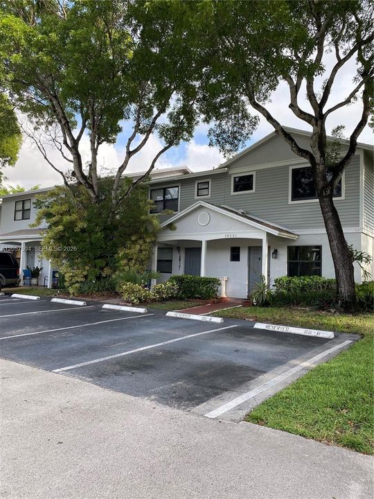For Sale: $369,000 (2 beds, 2 baths, 1224 Square Feet)