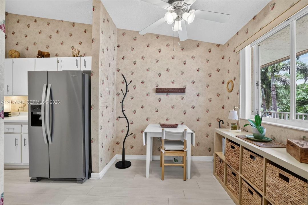 На продажу: $149,000 (2 спален, 2 ванн, 1187 Квадратных фут)