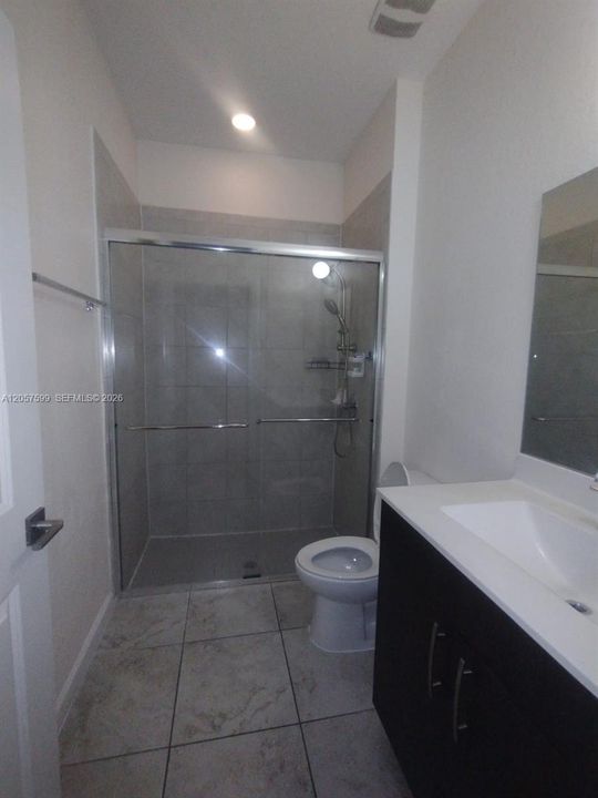 For Rent: $2,200 (2 beds, 1 baths, 2006 Square Feet)