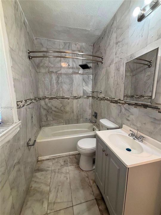 For Rent: $2,150 (2 beds, 1 baths, 720 Square Feet)