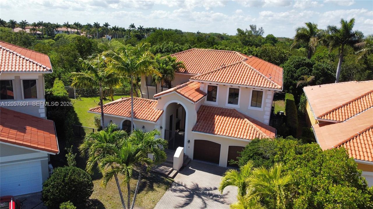 For Sale: $950,000 (5 beds, 5 baths, 3479 Square Feet)