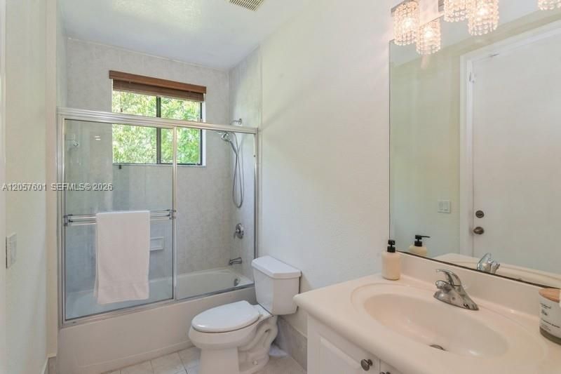For Sale: $950,000 (5 beds, 5 baths, 3479 Square Feet)