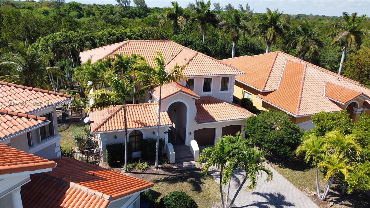 For Sale: $950,000 (5 beds, 5 baths, 3479 Square Feet)