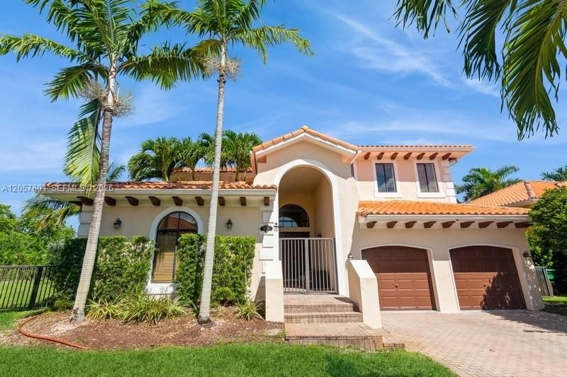 For Sale: $950,000 (5 beds, 5 baths, 3479 Square Feet)
