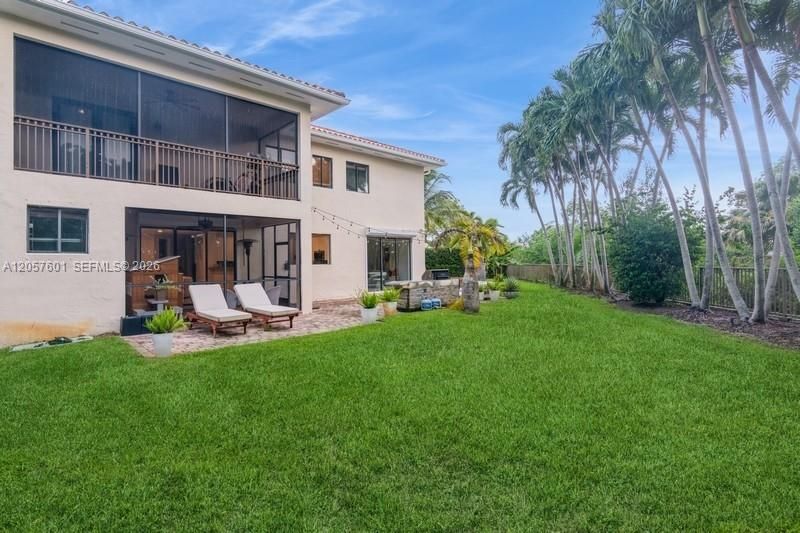 For Sale: $950,000 (5 beds, 5 baths, 3479 Square Feet)