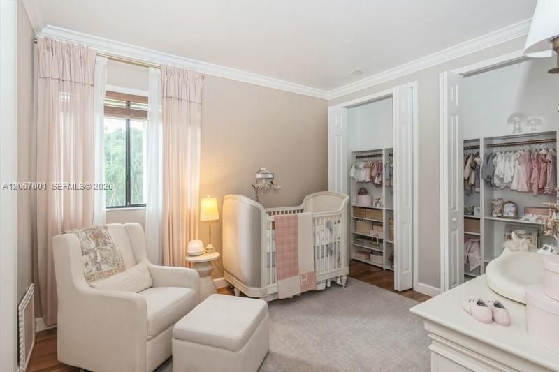 For Sale: $950,000 (5 beds, 5 baths, 3479 Square Feet)