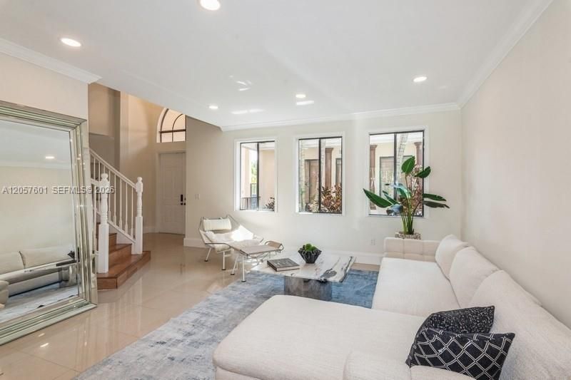 For Sale: $950,000 (5 beds, 5 baths, 3479 Square Feet)