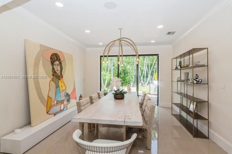 For Sale: $950,000 (5 beds, 5 baths, 3479 Square Feet)