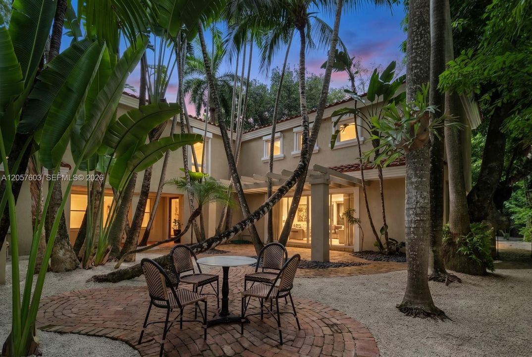 For Sale: $4,590,000 (4 beds, 4 baths, 4240 Square Feet)
