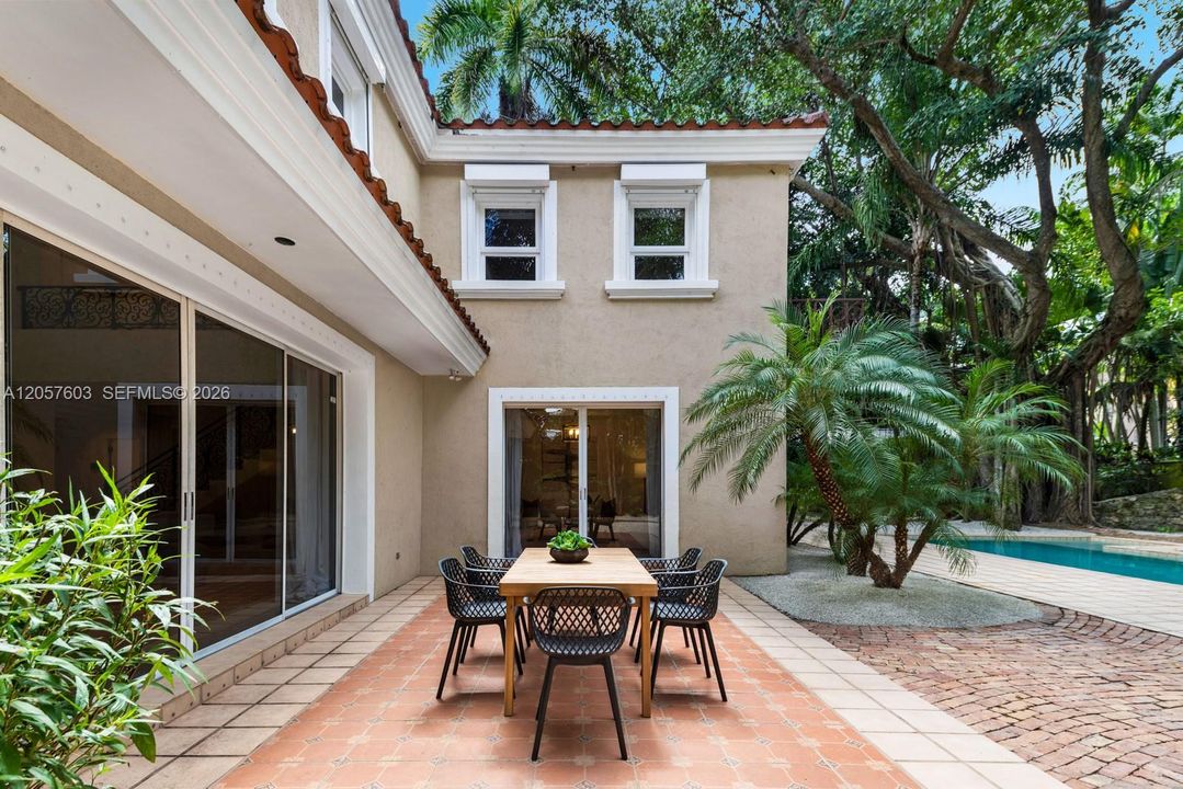 For Sale: $4,590,000 (4 beds, 4 baths, 4240 Square Feet)