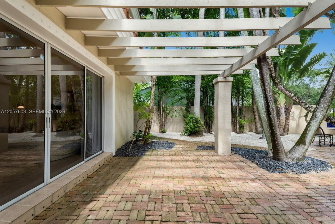 For Sale: $4,590,000 (4 beds, 4 baths, 4240 Square Feet)