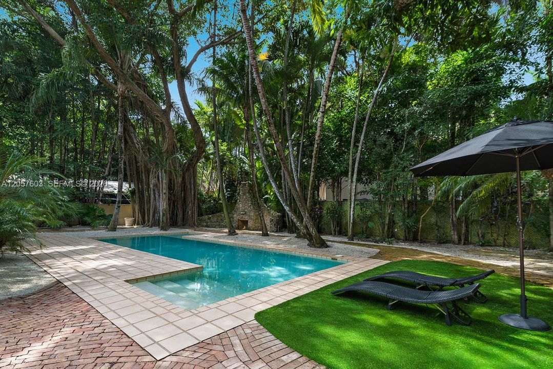For Sale: $4,590,000 (4 beds, 4 baths, 4240 Square Feet)