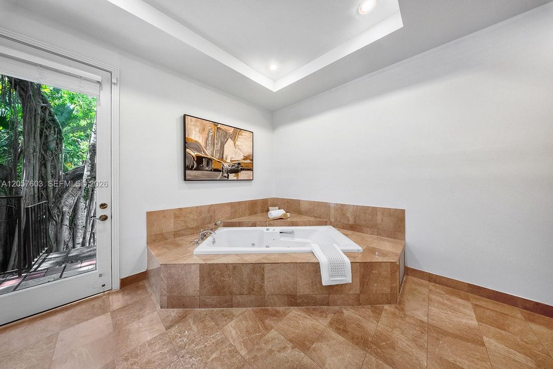 For Sale: $4,590,000 (4 beds, 4 baths, 4240 Square Feet)
