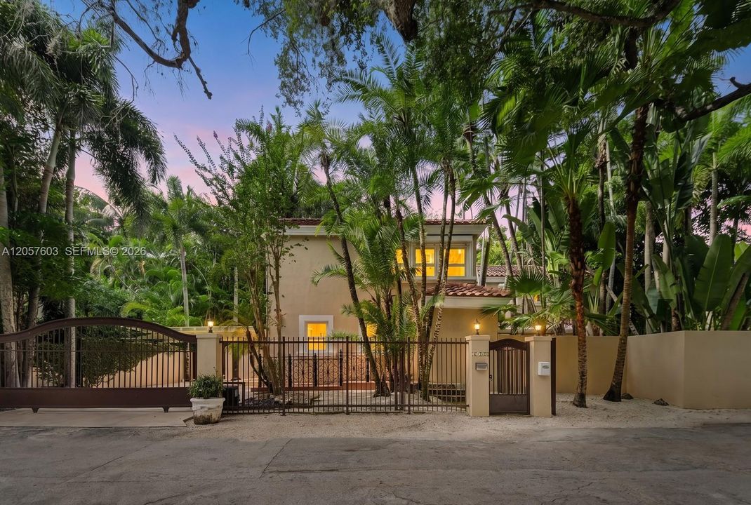 For Sale: $4,590,000 (4 beds, 4 baths, 4240 Square Feet)
