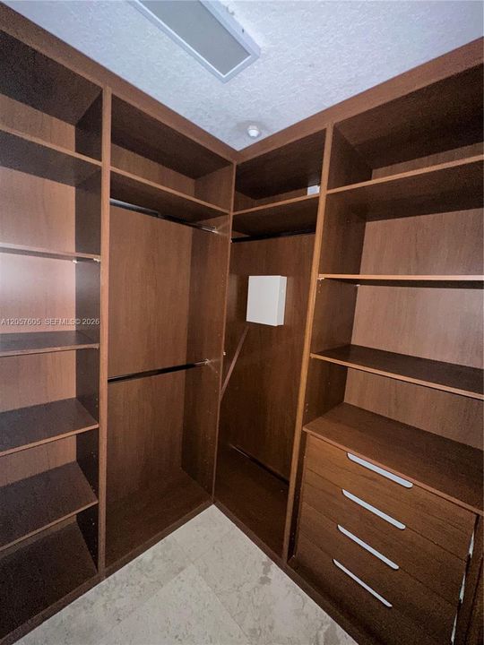 En Renta: $4,000 (3 camas, 3 baños, 1700 Pies cuadrados)