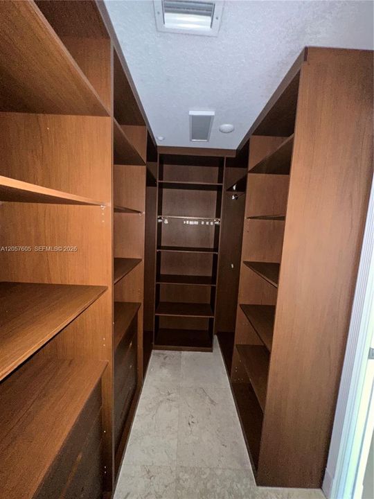 En Renta: $4,000 (3 camas, 3 baños, 1700 Pies cuadrados)