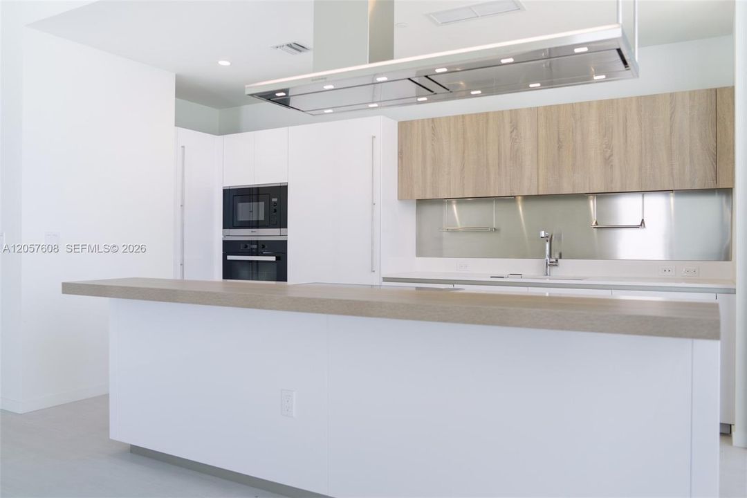 For Rent: $17,000 (3 beds, 3 baths, 1912 Square Feet)