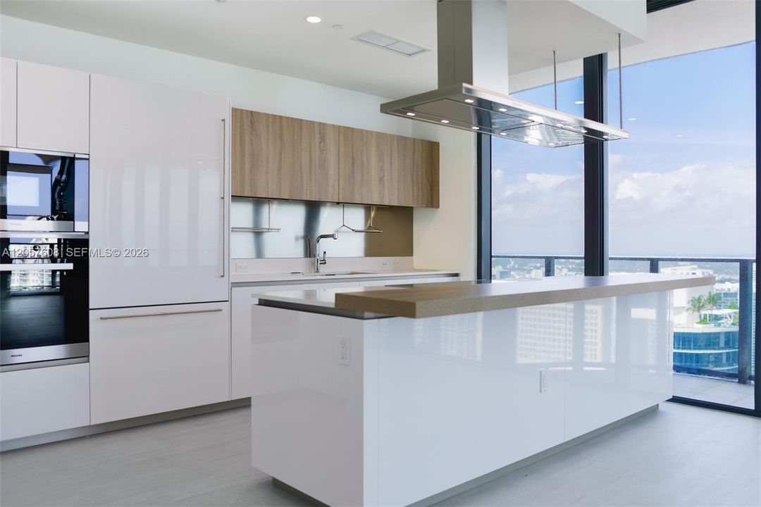 For Rent: $17,000 (3 beds, 3 baths, 1912 Square Feet)