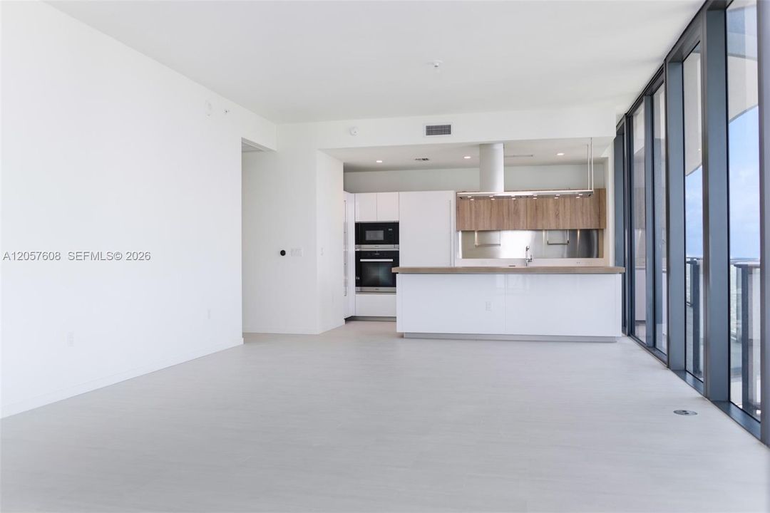 For Rent: $17,000 (3 beds, 3 baths, 1912 Square Feet)