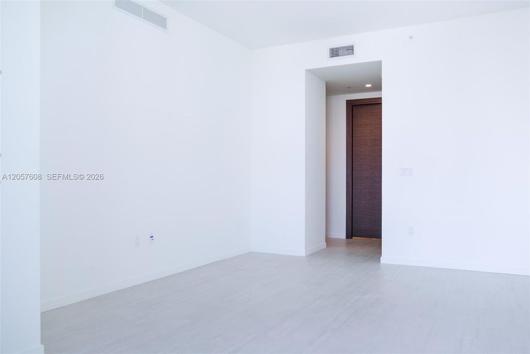 For Rent: $17,000 (3 beds, 3 baths, 1912 Square Feet)