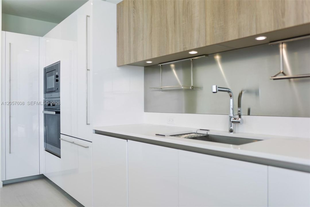 For Rent: $17,000 (3 beds, 3 baths, 1912 Square Feet)