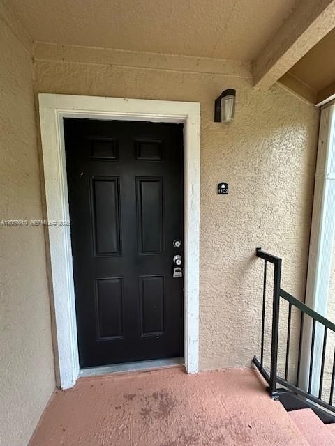 For Sale: $260,000 (2 beds, 2 baths, 918 Square Feet)