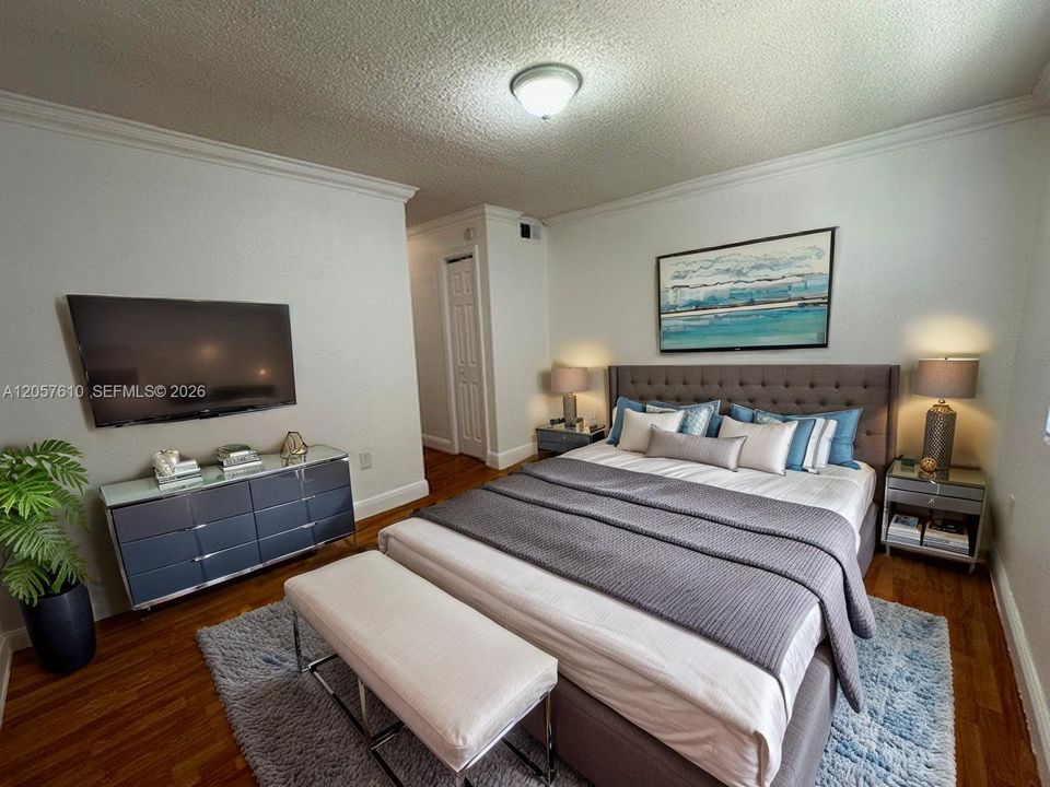 For Sale: $260,000 (2 beds, 2 baths, 918 Square Feet)