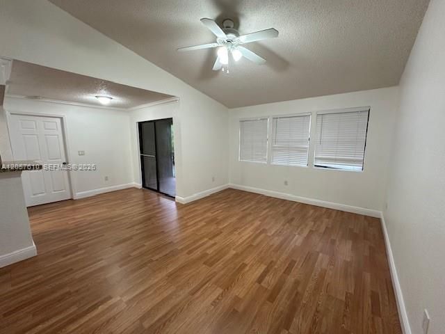 For Sale: $260,000 (2 beds, 2 baths, 918 Square Feet)